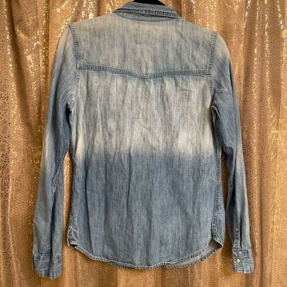 Abercrombie Fitch Womens M Bleach Washed Long Sleeve Denim Button Down Top Shirt - Picture 2 of 7